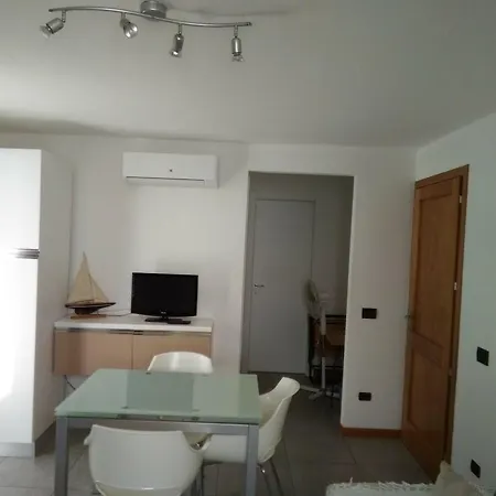 Bungaville A Apartment